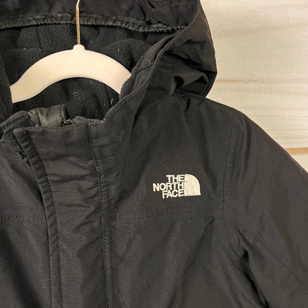 The North Face Hooded Winter Jacket Kids 4T Insulated Warm 550 Ski Parka‎ Coat
